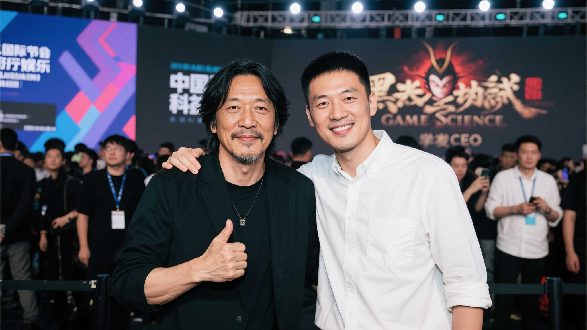 小岛携手《黑神话》杨奇亮相！国外网友赞其身高引热议